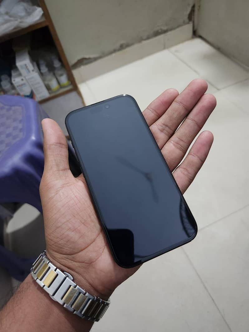 Apple iPhone 15 9