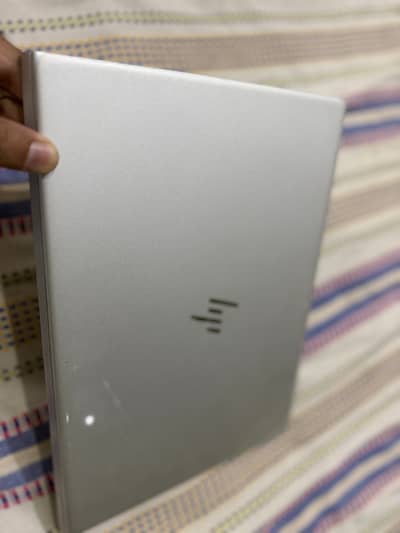 Hp elitebook core i5 7th generation.