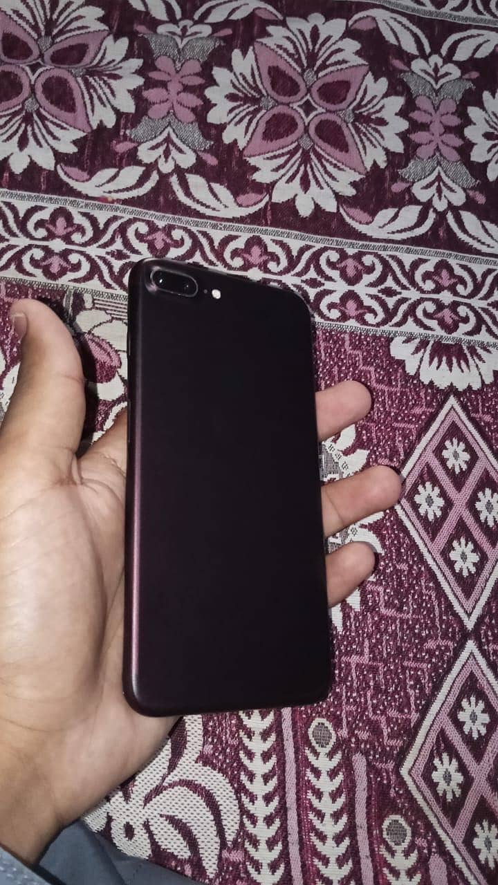 Apple iPhone 7 Plus 1