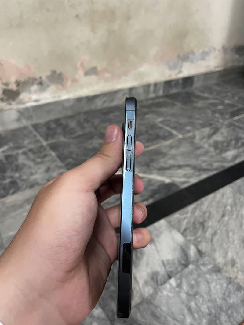 Apple iPhone 12 Pro 2