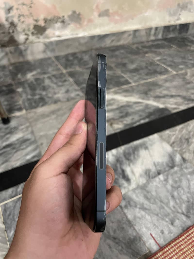Apple iPhone 12 Pro 4
