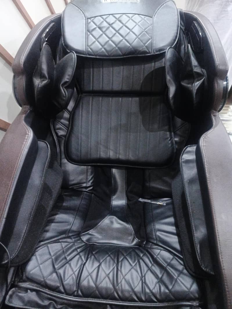 message chair 5