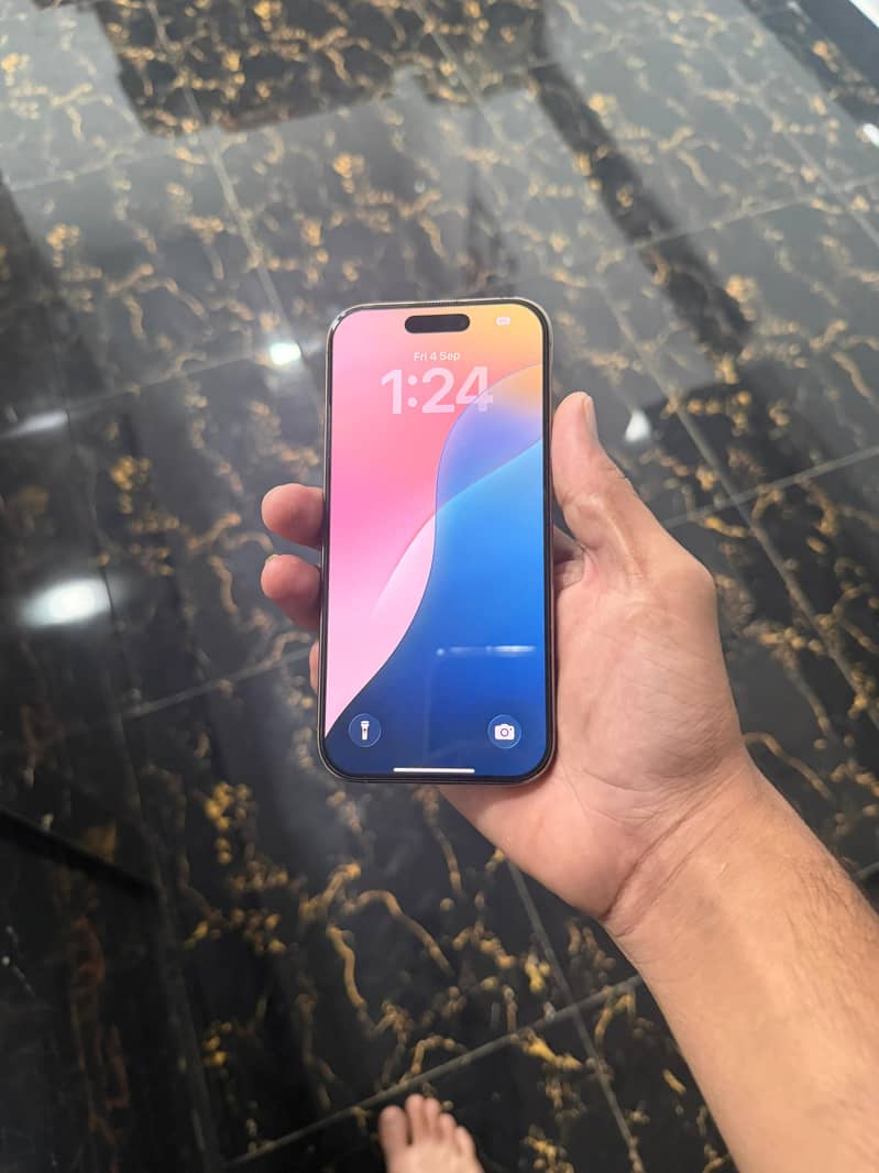 Apple iPhone 16 Pro 2
