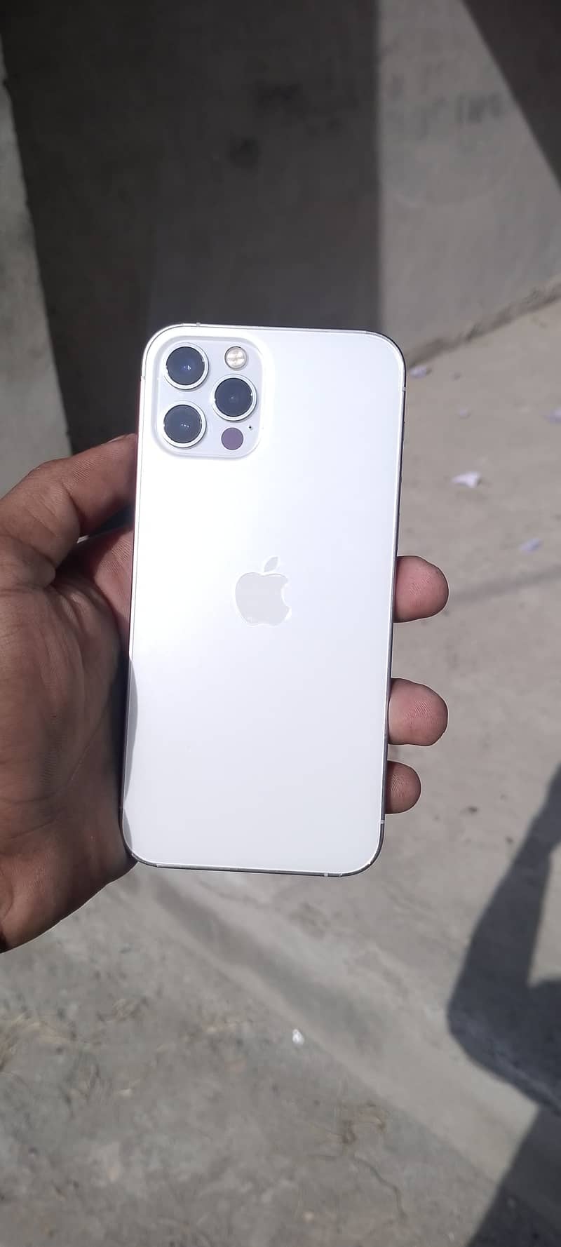 Apple iPhone 12 Pro 3