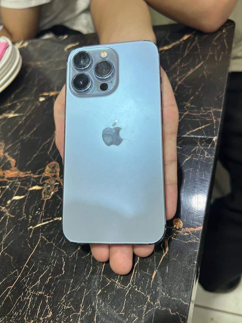 Apple iPhone 13 Pro 1