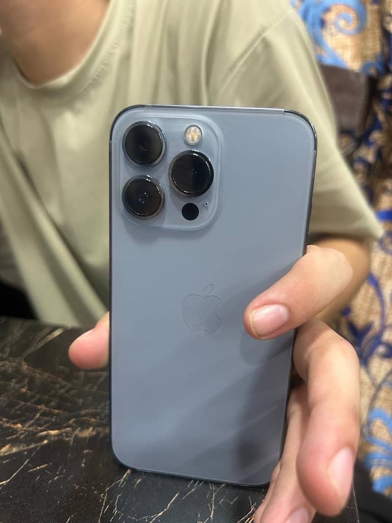 Apple iPhone 13 Pro 4