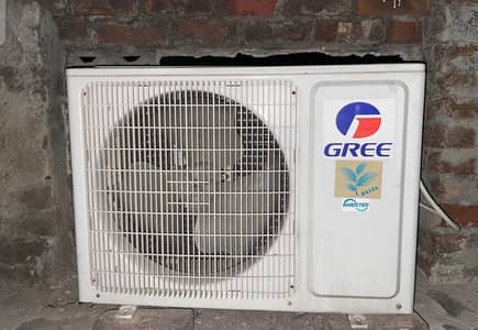 gree DC inverter barnd new condition olny 3 month uesd 03124119862