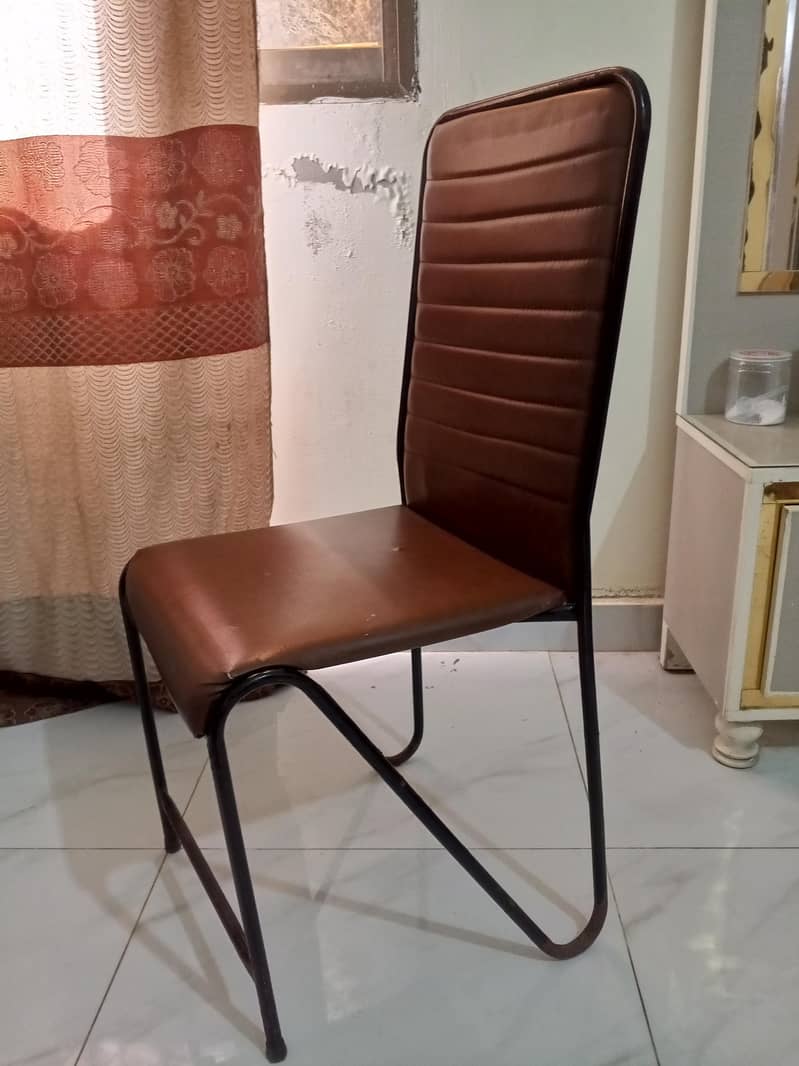 Dining Table 4 chairs 2
