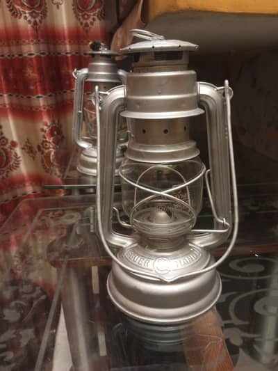 Antique Kerosene Oil Lantern/Lamp