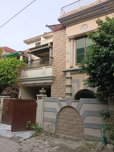 5 marla half triple story house for rent 3kv solar system ka sath