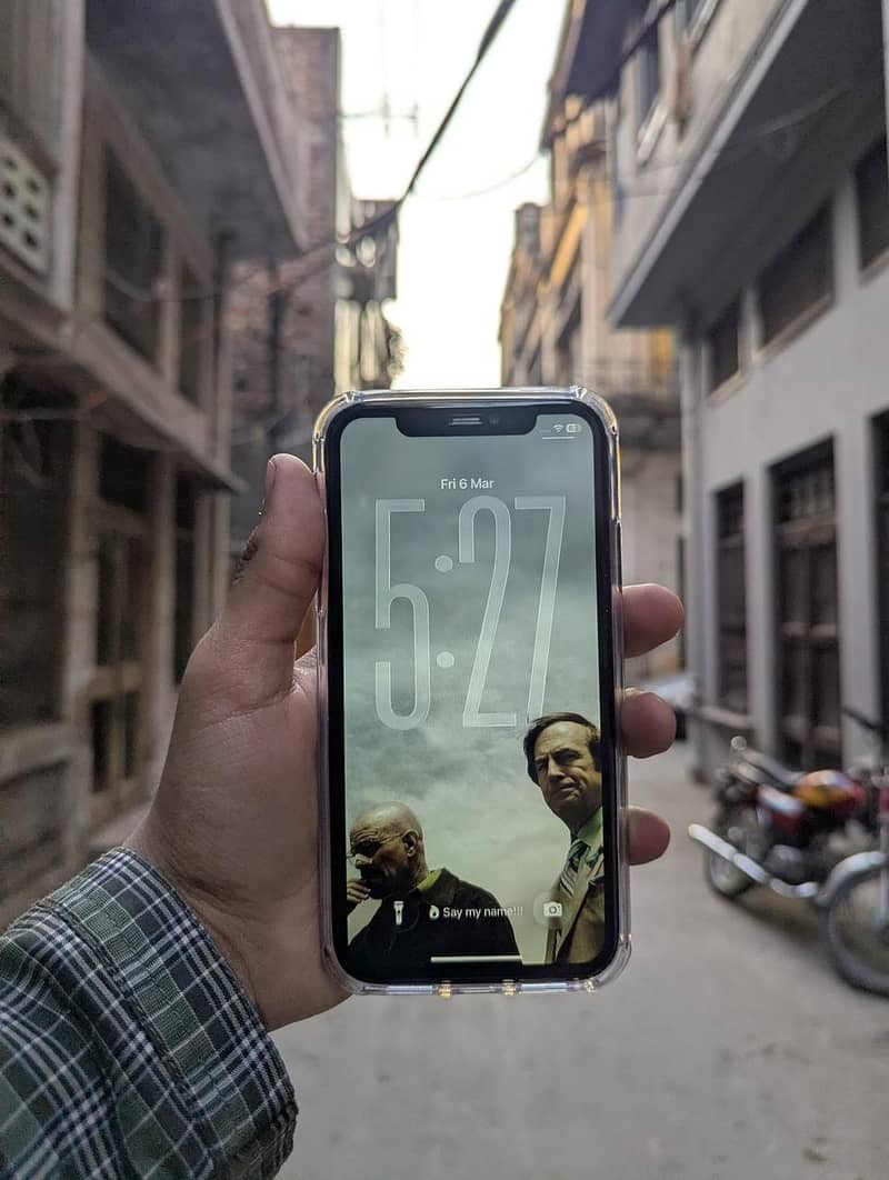 Apple iPhone 11 3