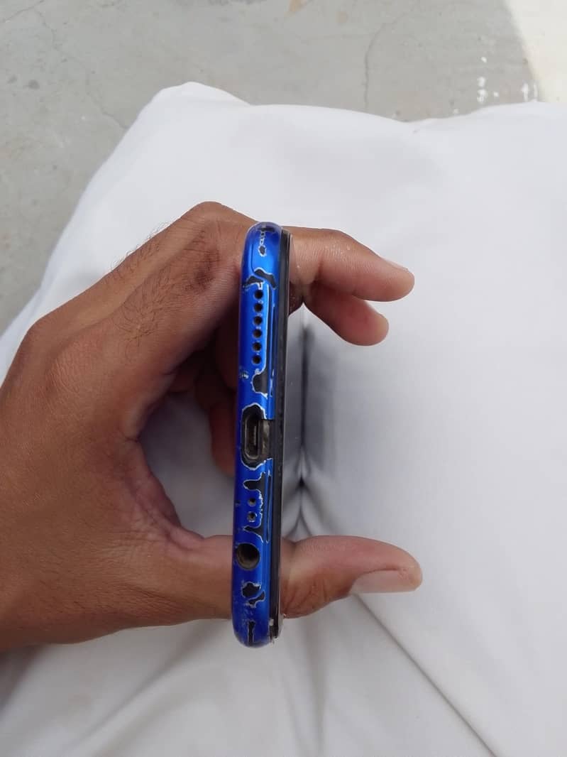 Realme C2 13