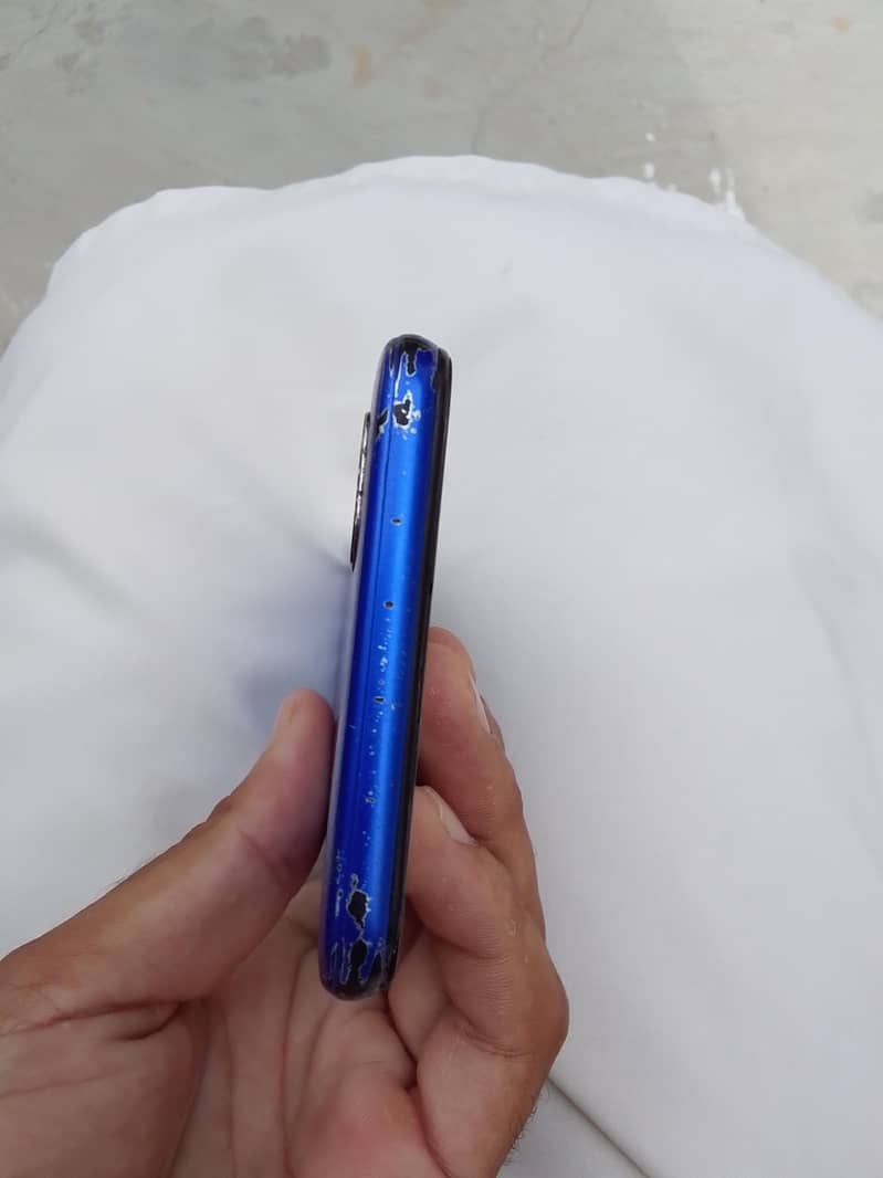 Realme C2 15