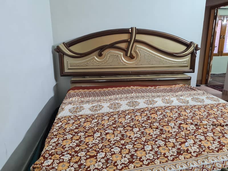 king size bed 0