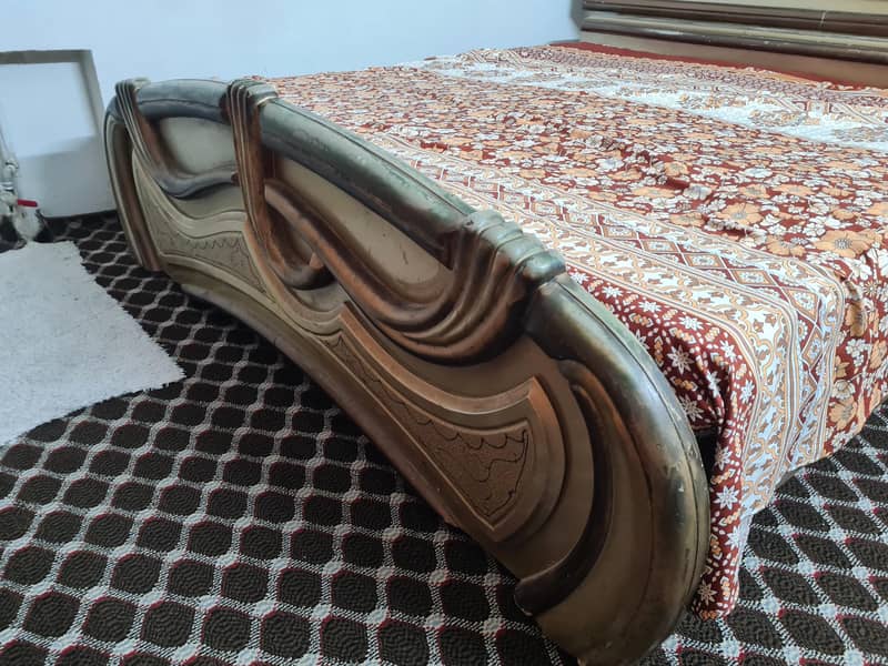 king size bed 1