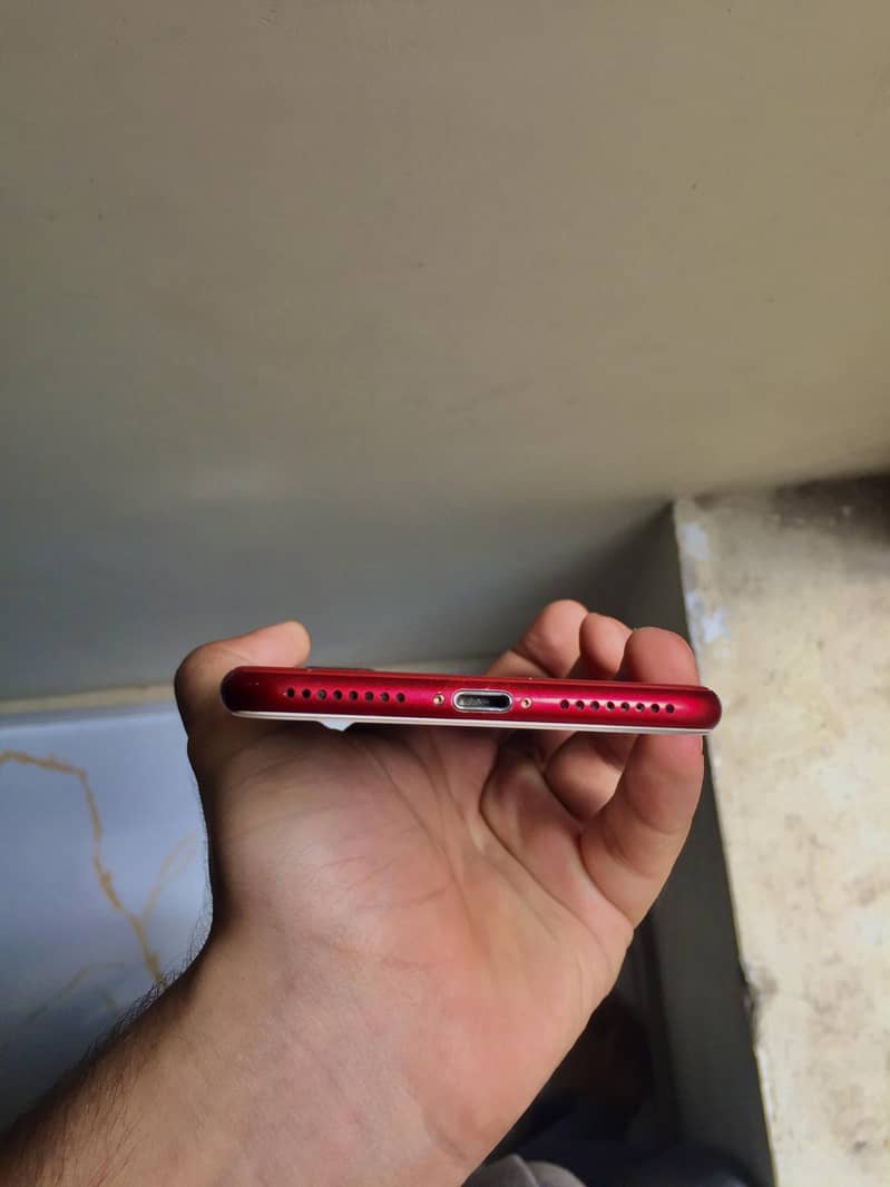 Apple iPhone 8 Plus 4