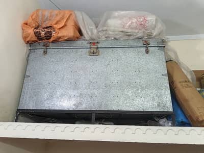 Steel Trunk - Petti with stand