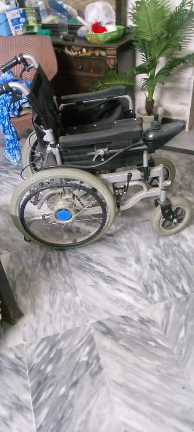 Foldable Electric Wheelchair (24V 12Ah Lead-Acid Battery) – Almost Br