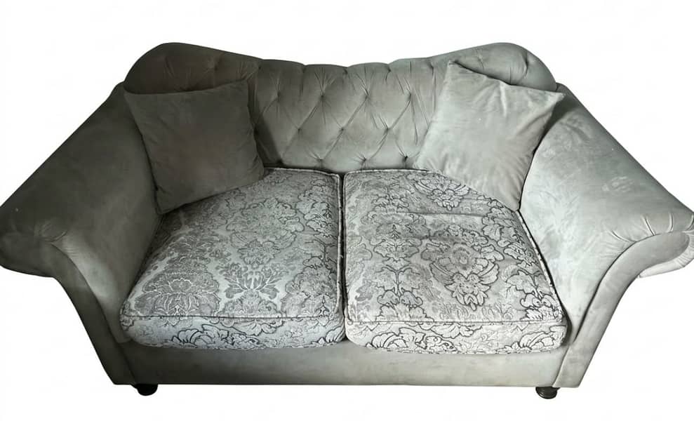 Full Set- Elegant Sofa Set – Comfortable & Well Maintained 1