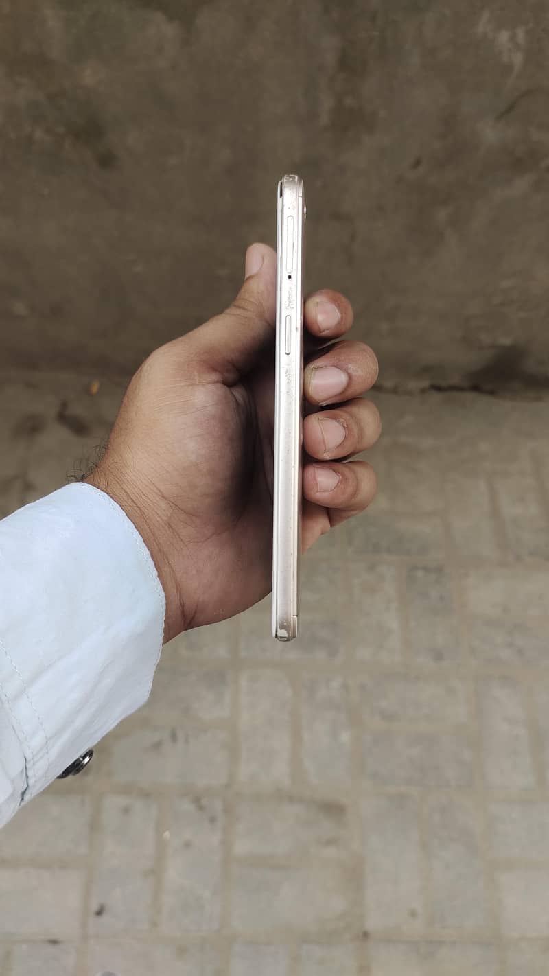 OPPO A37 2