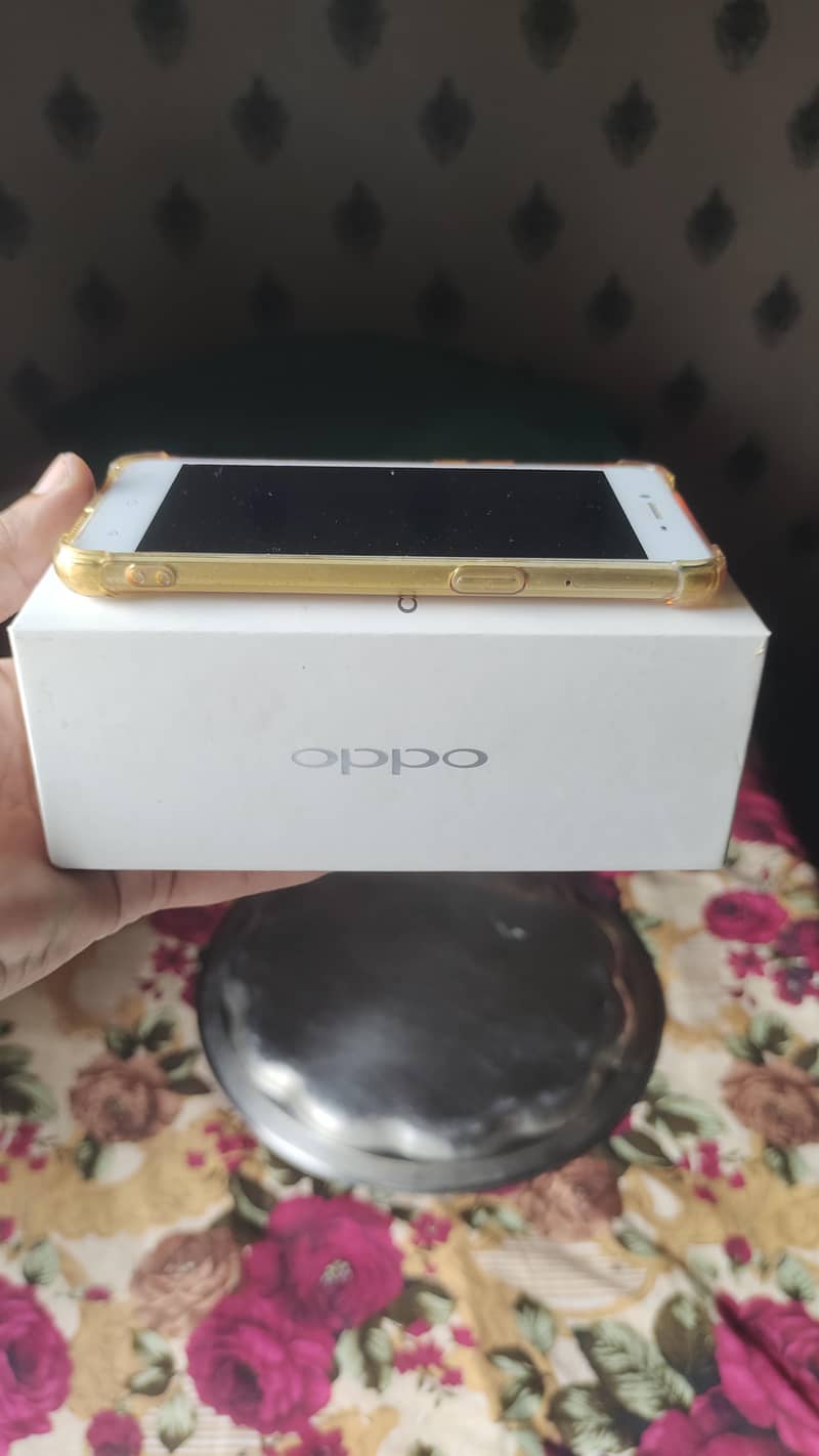 OPPO A37 8
