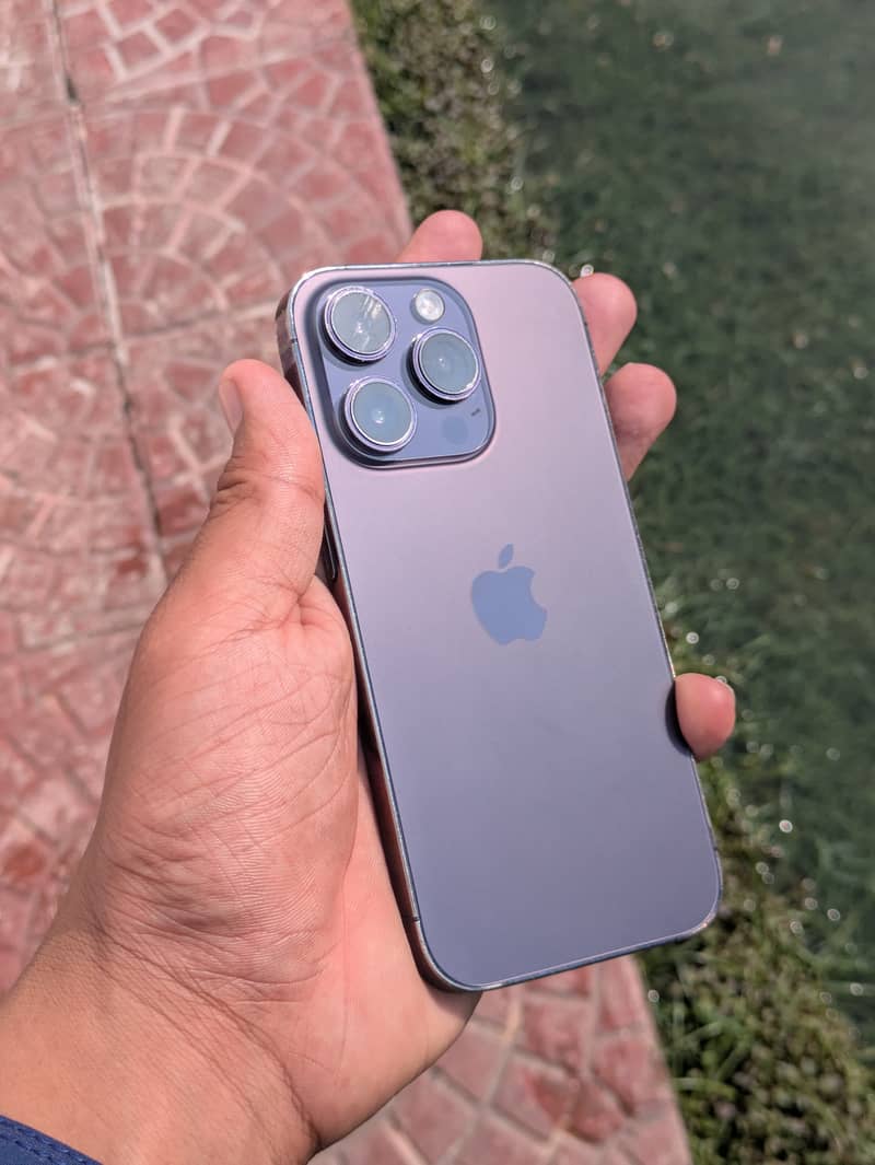 Apple iPhone 14 Pro 1
