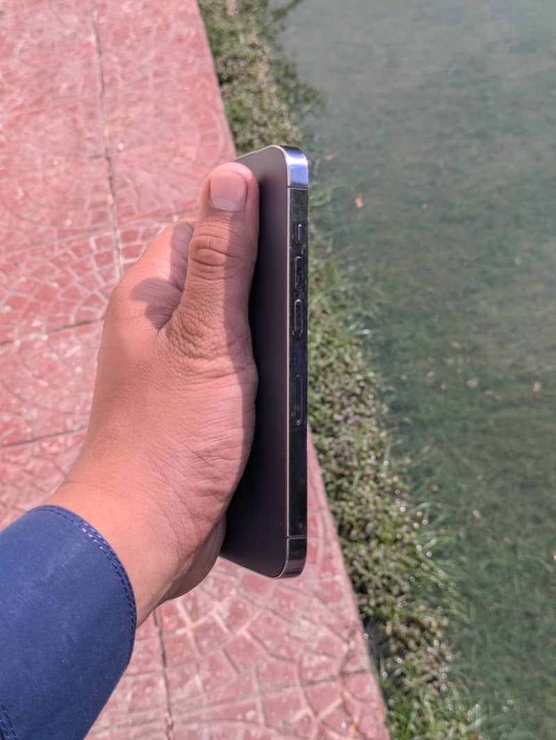 Apple iPhone 14 Pro 2