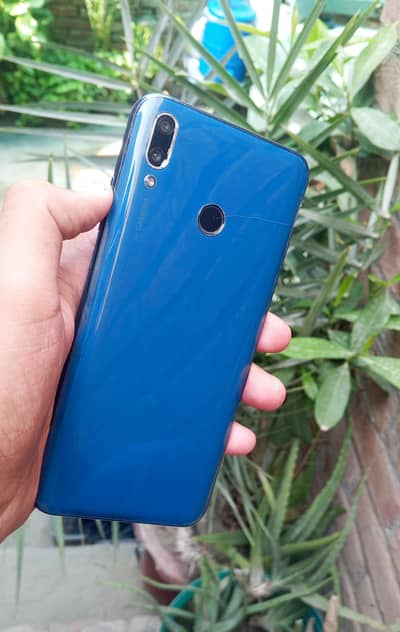 Huawei Y9/ 4/128 ram) 03368696095)