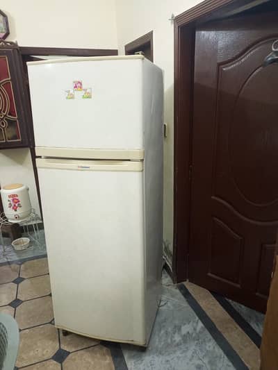 REFRIGERATOR in excellent condition