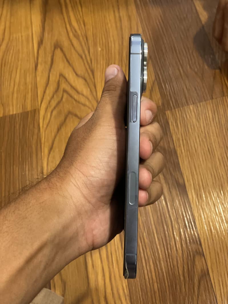Apple iPhone 13 Pro Max 4