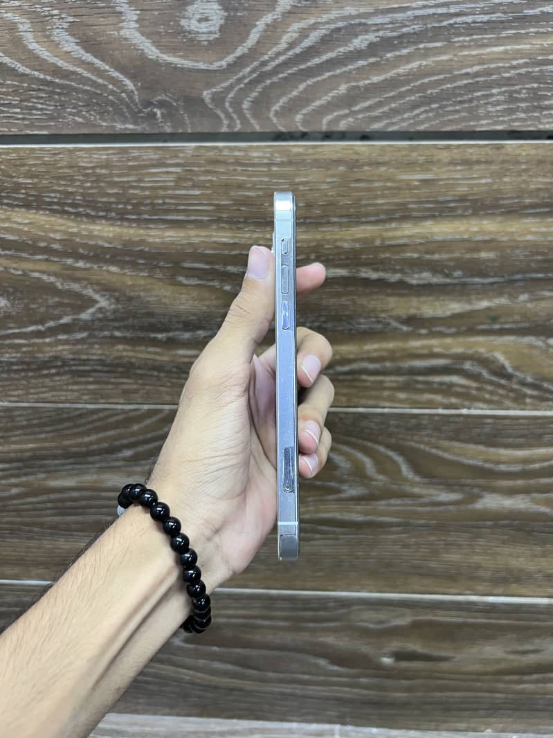 Apple iPhone 12 Pro 4