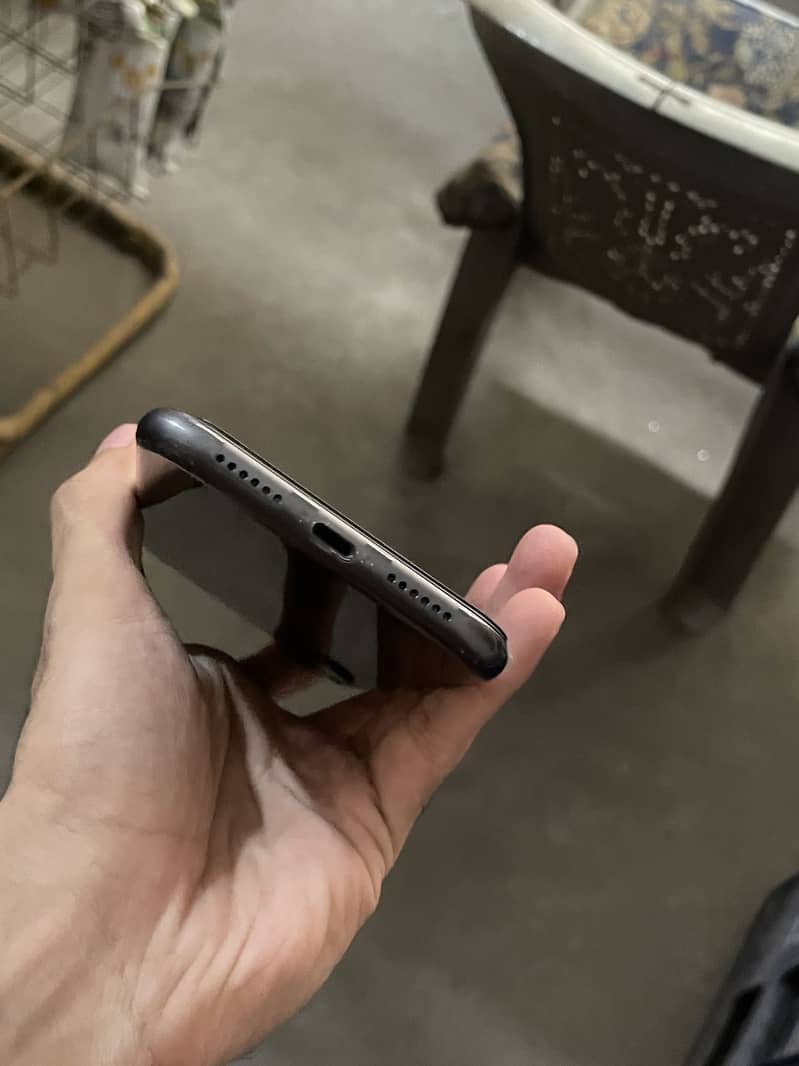Apple iPhone 11 0