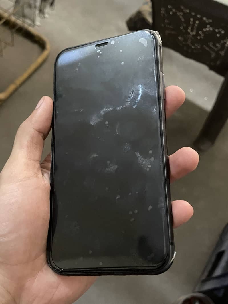 Apple iPhone 11 3