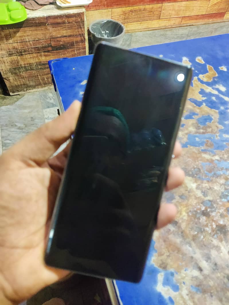 Tecno CAMON 40 Pro 0