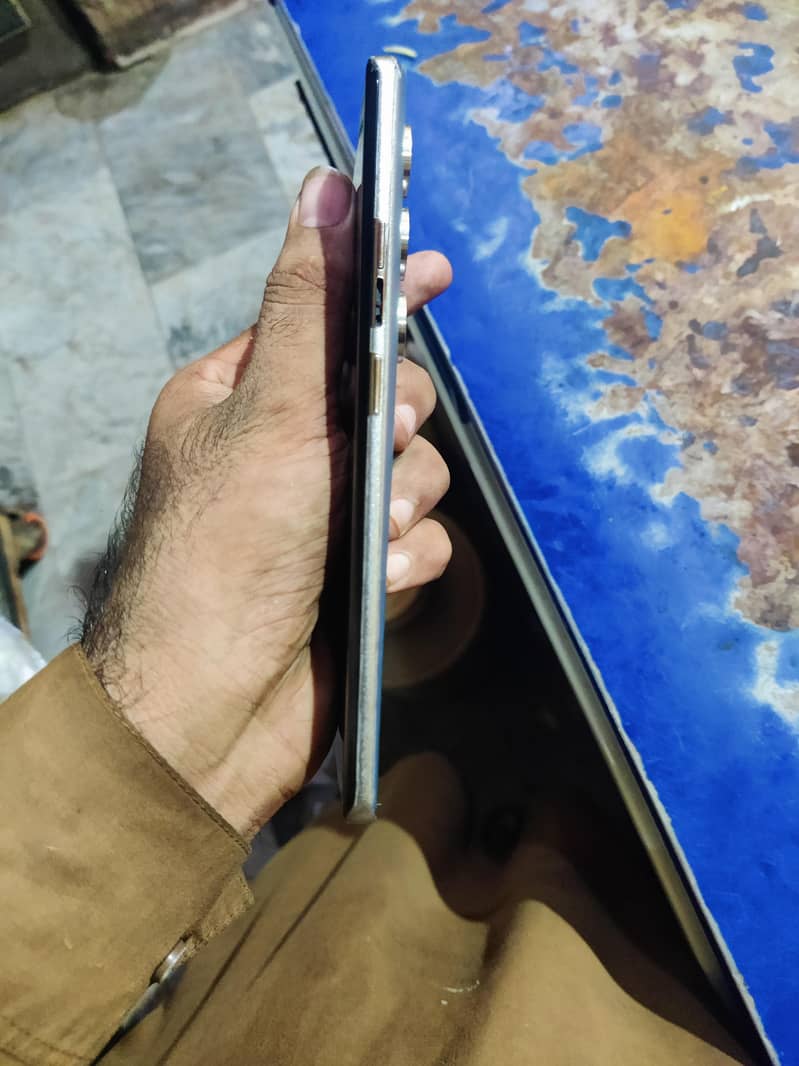 Tecno CAMON 40 Pro 1