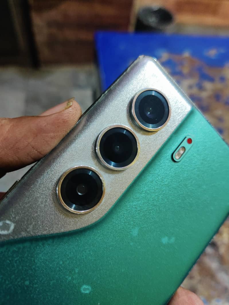 Tecno CAMON 40 Pro 3