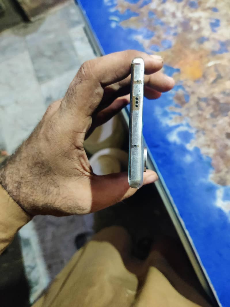 Tecno CAMON 40 Pro 6