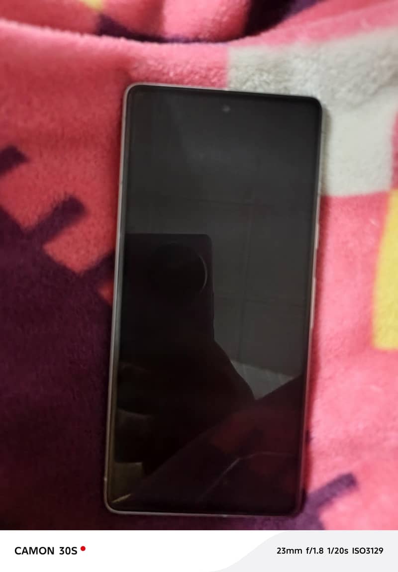 Google Pixel 7 4