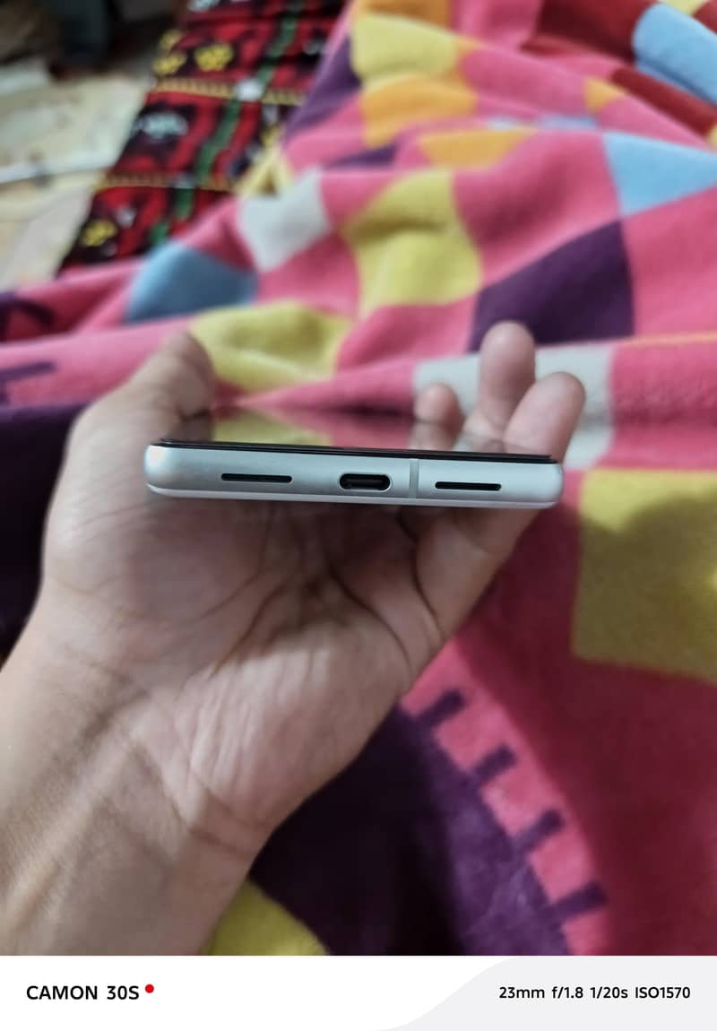 Google Pixel 7 5