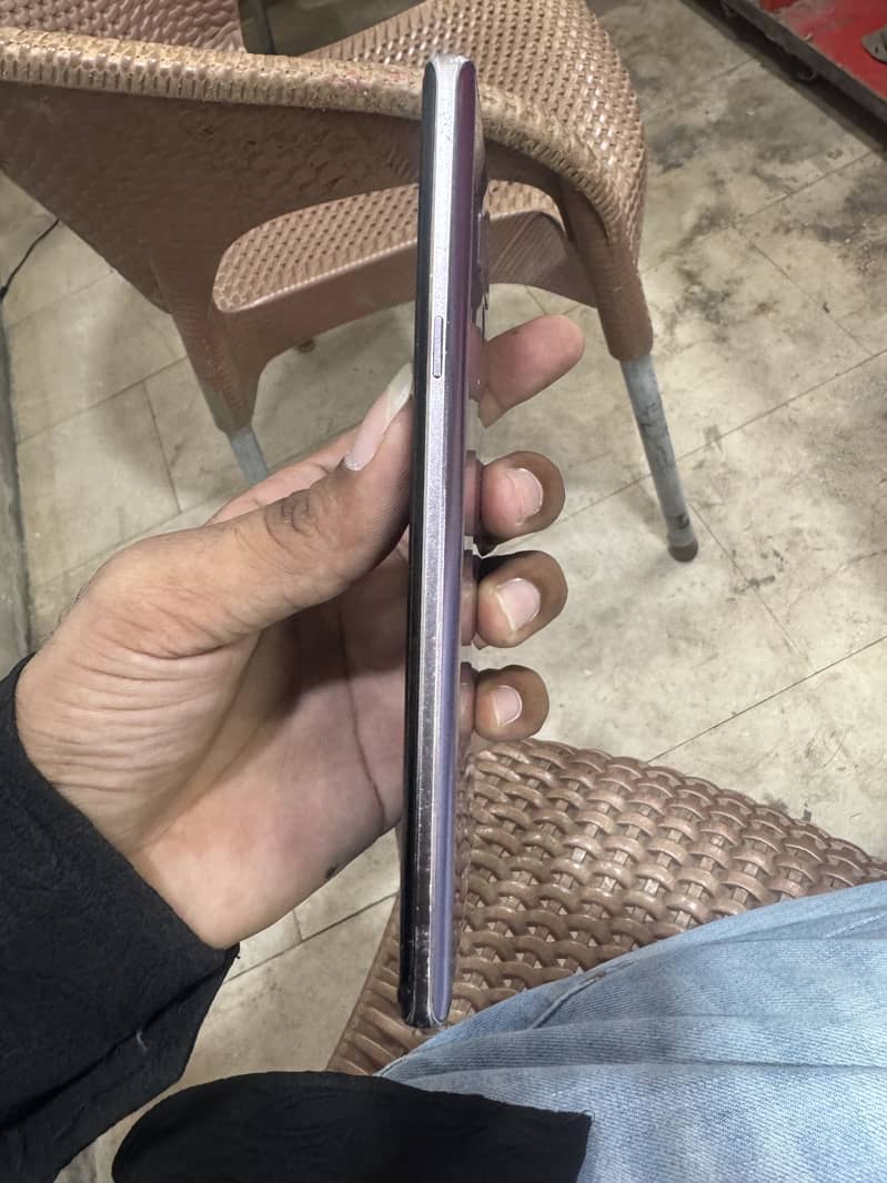 Samsung Mobile Note 9 4