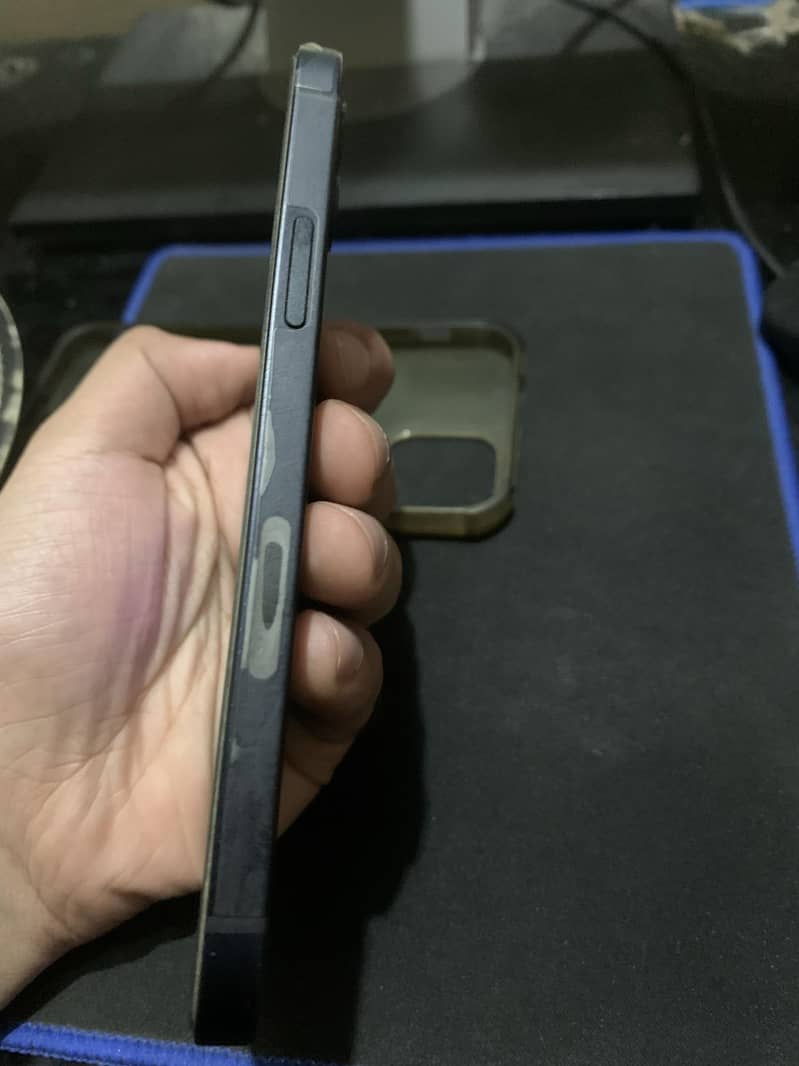 Apple iPhone 12 2