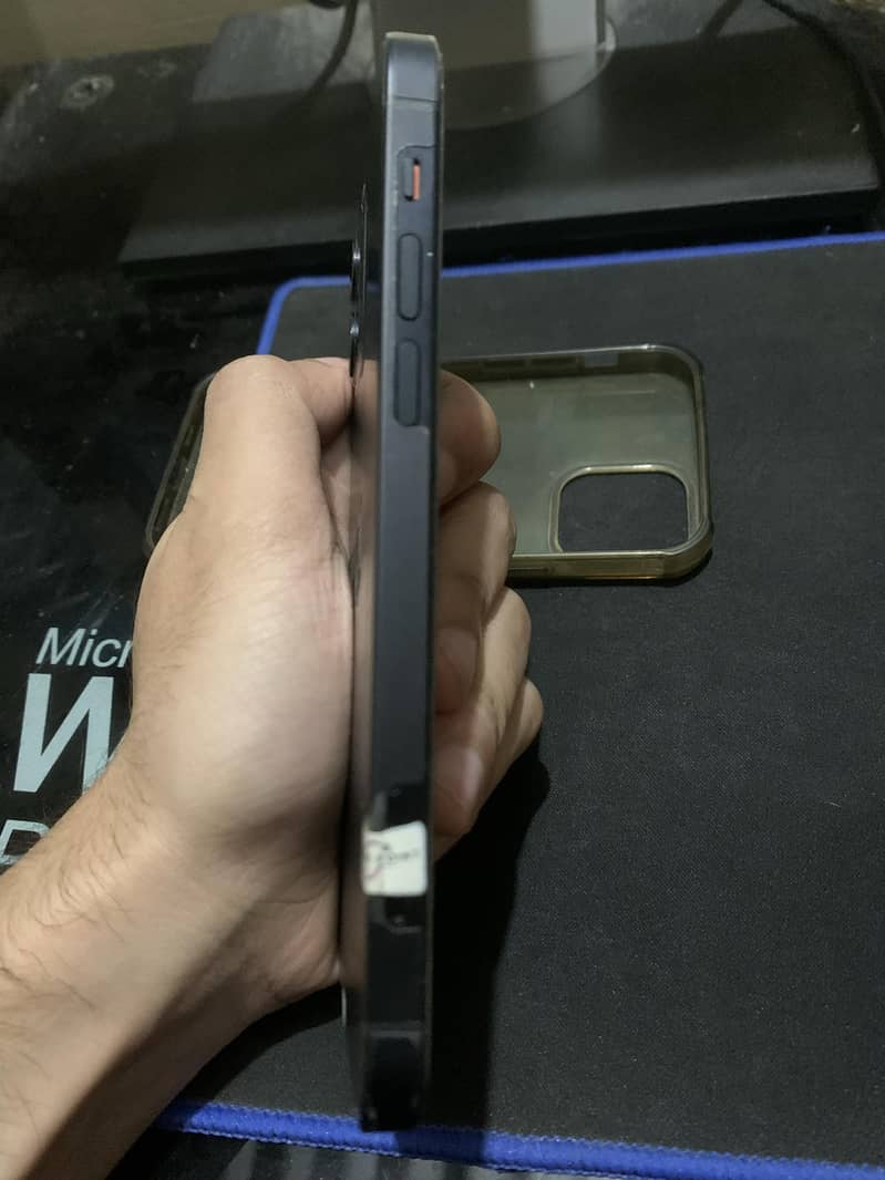 Apple iPhone 12 5