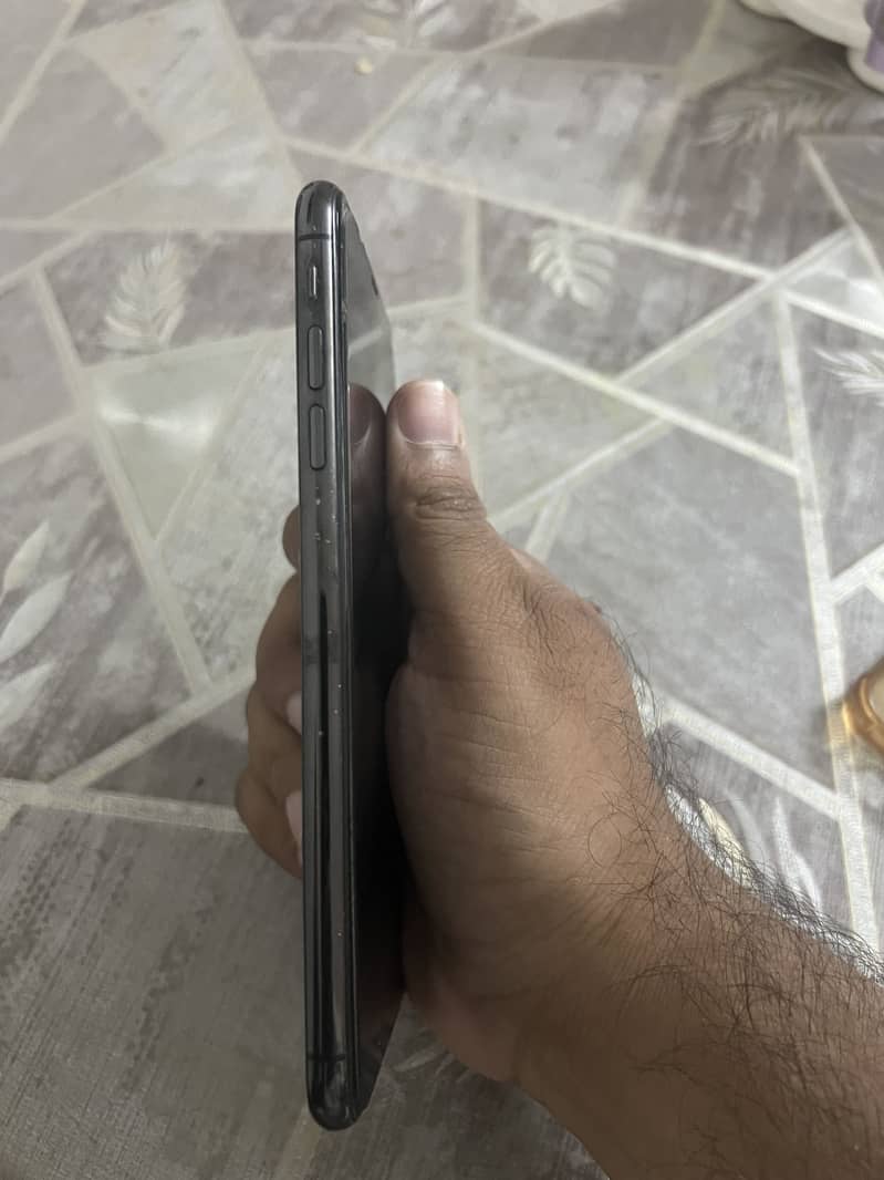 Apple iPhone XS Max 1