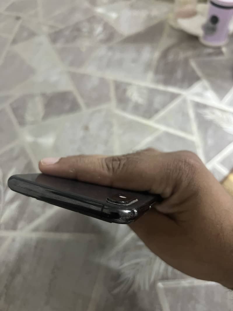 Apple iPhone XS Max 2
