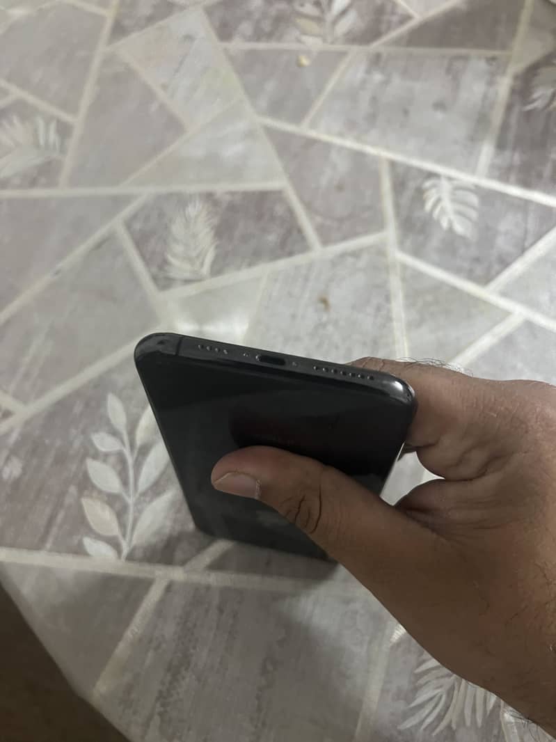 Apple iPhone XS Max 6