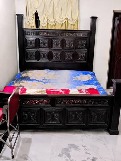 Elegant Solid Wood King Size Bed – Beautiful Carved Design