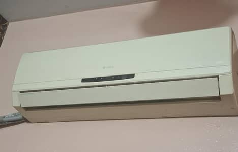 Gree non inverter AC 1.5 ton