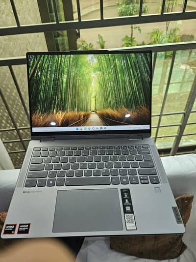 Lenovo Yoga 7 OLED 2-in-1 Touch X360 Ryzen 5 8640HS 8GB 512GB