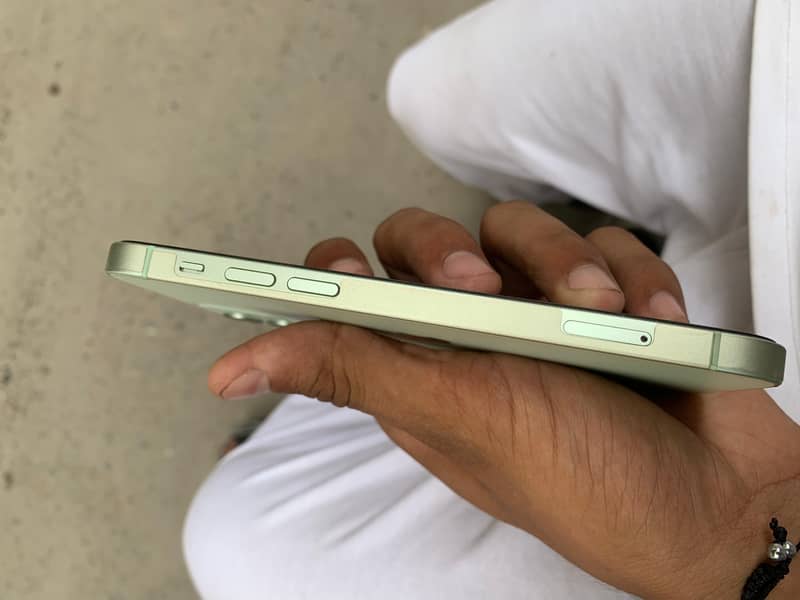 Apple iPhone 12 1