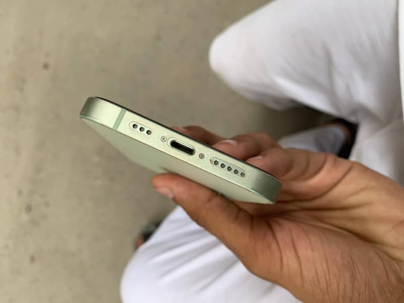 Apple iPhone 12 3